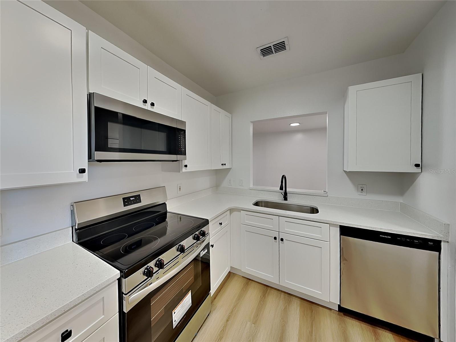 Image 6 of 16 For 515 Villa Del Sol Circle 204