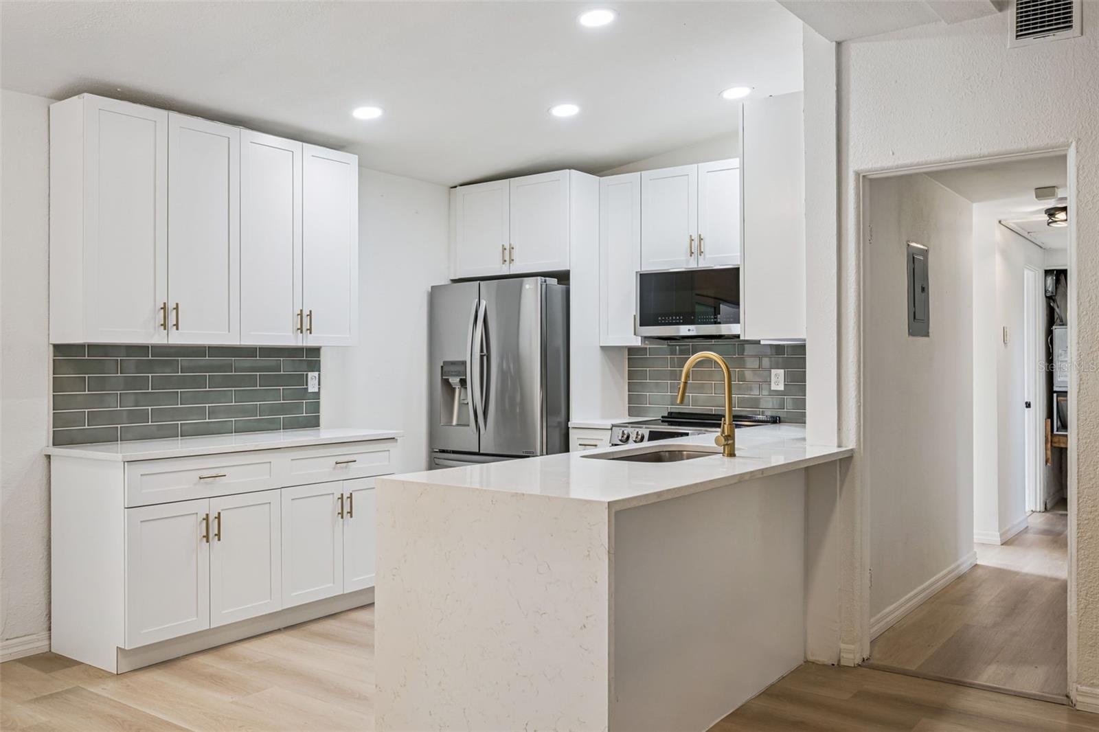 Image 12 of 44 For 2827 Park Avenue