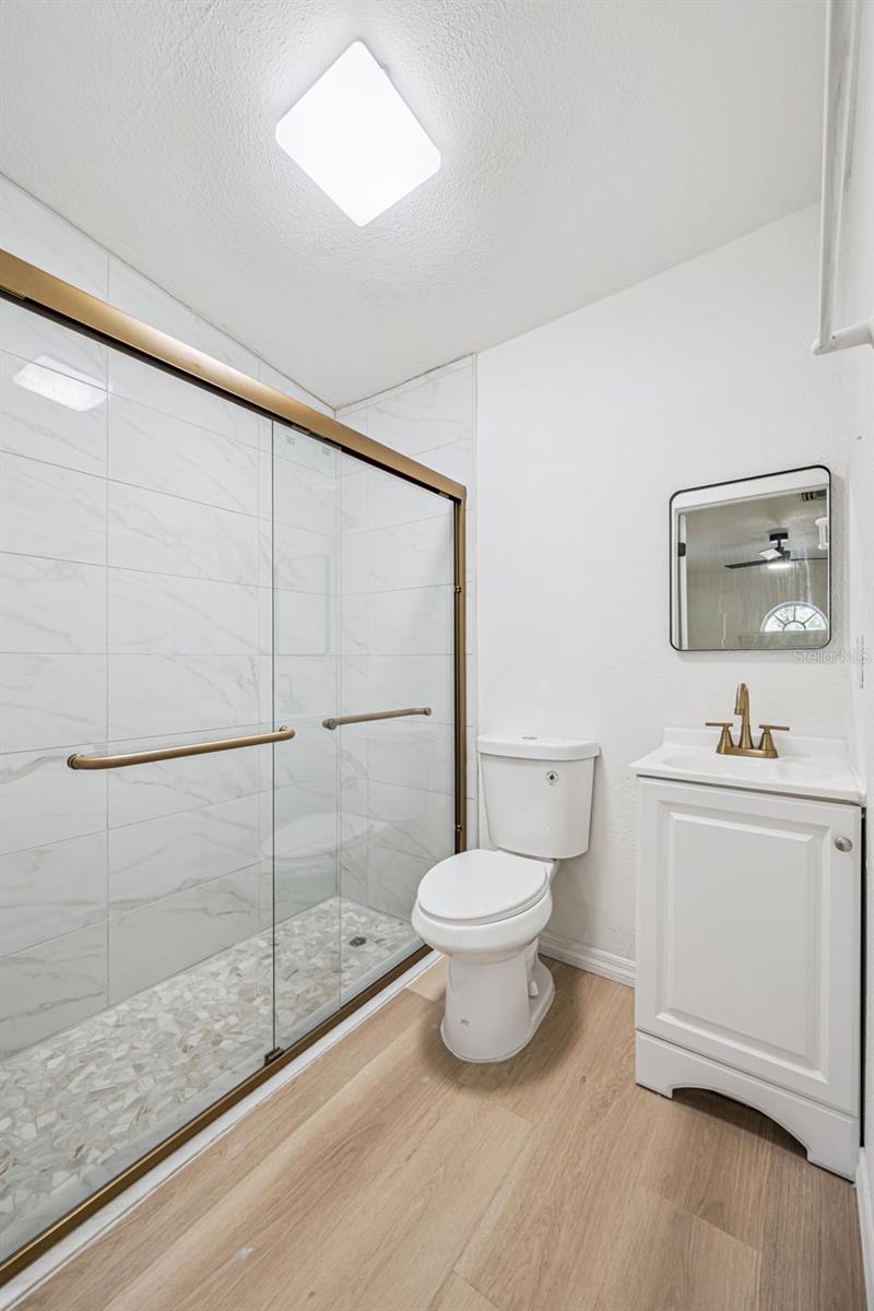 Image 16 of 44 For 2827 Park Avenue