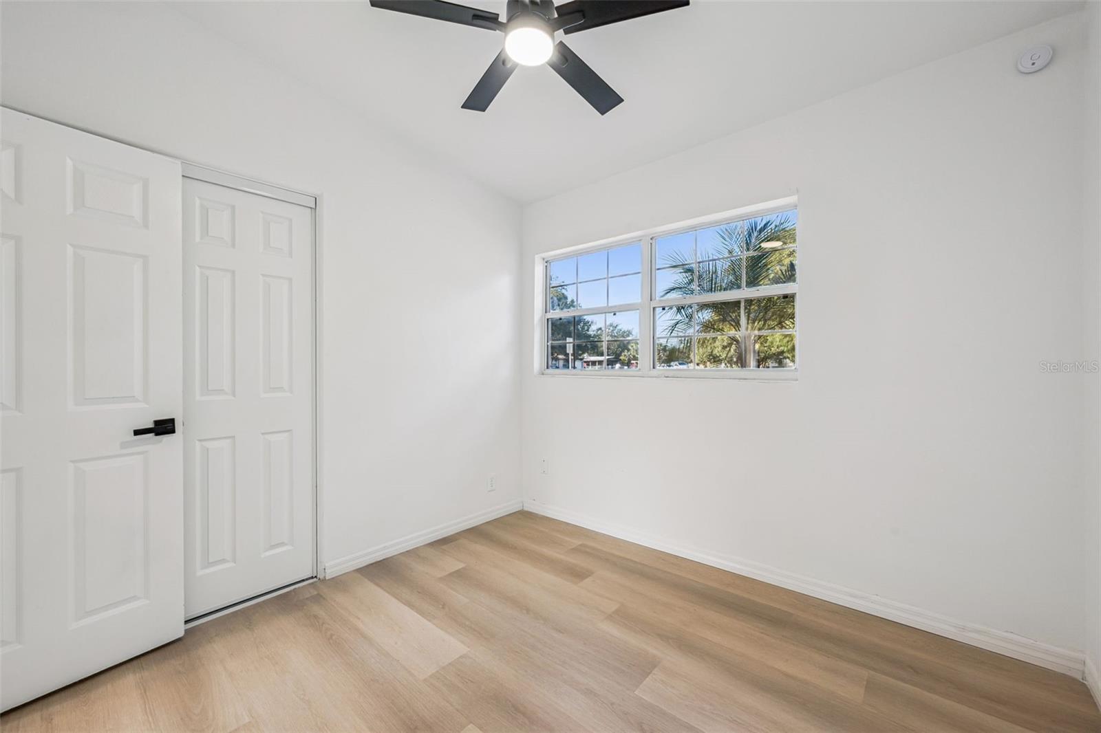 Image 17 of 44 For 2827 Park Avenue