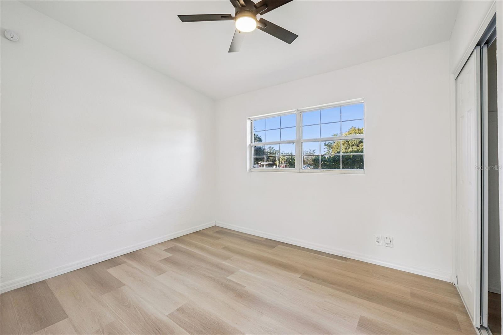 Image 18 of 44 For 2827 Park Avenue