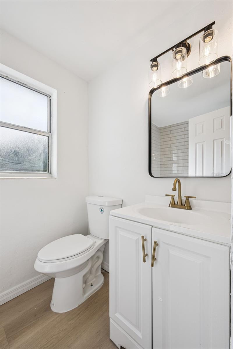 Image 20 of 44 For 2827 Park Avenue