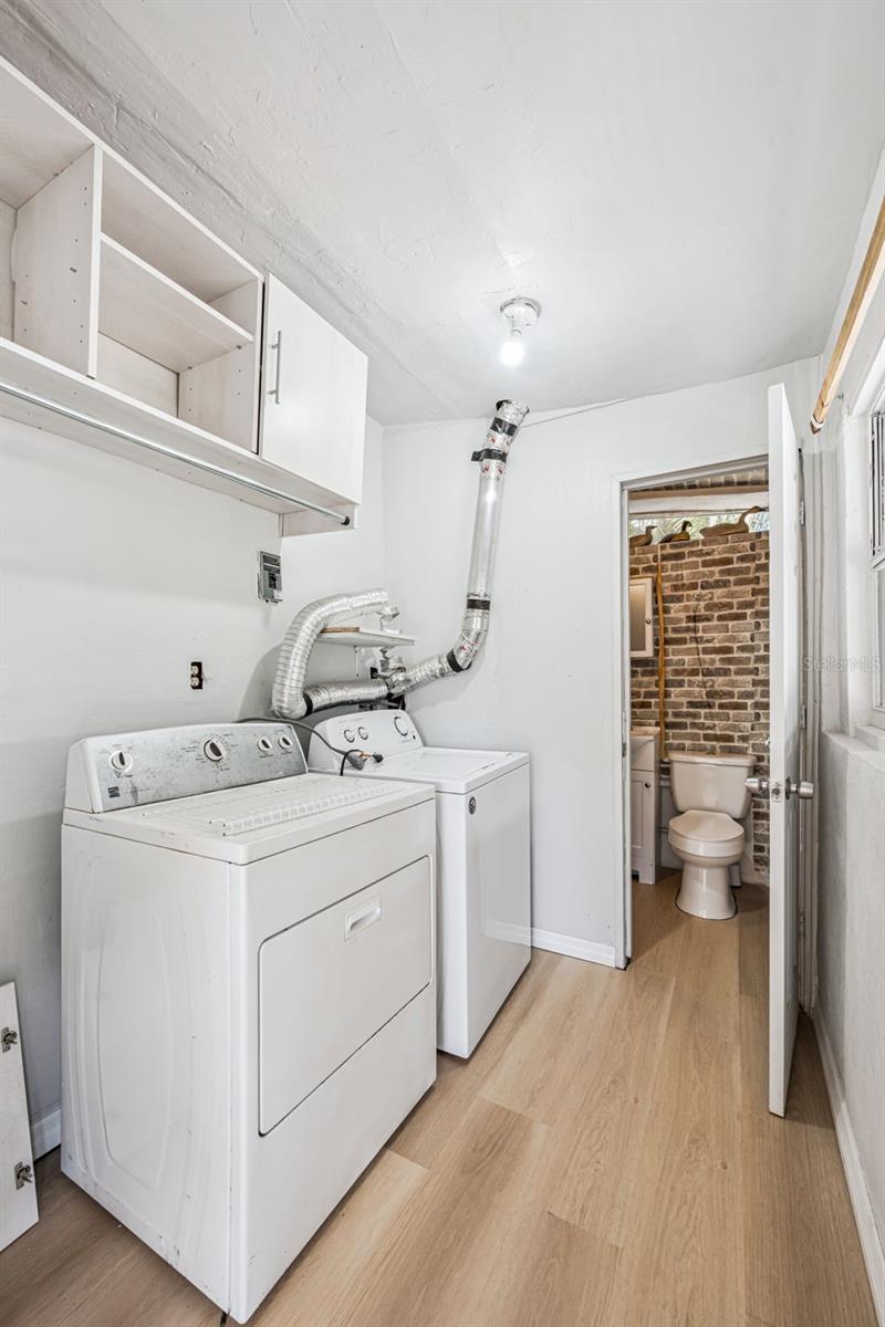 Image 23 of 44 For 2827 Park Avenue