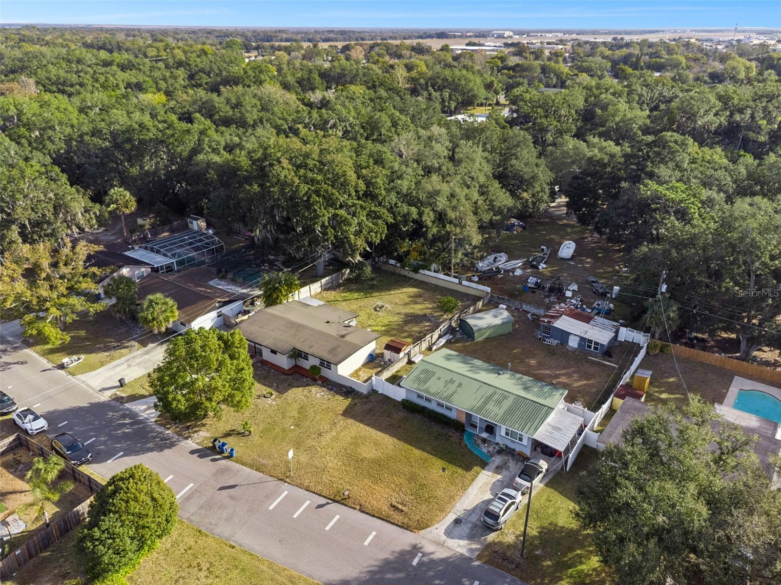 Image 35 of 44 For 2827 Park Avenue