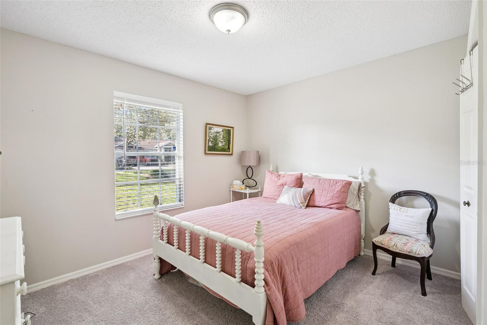 Image 20 of 34 For 307 Oak Leaf Circle