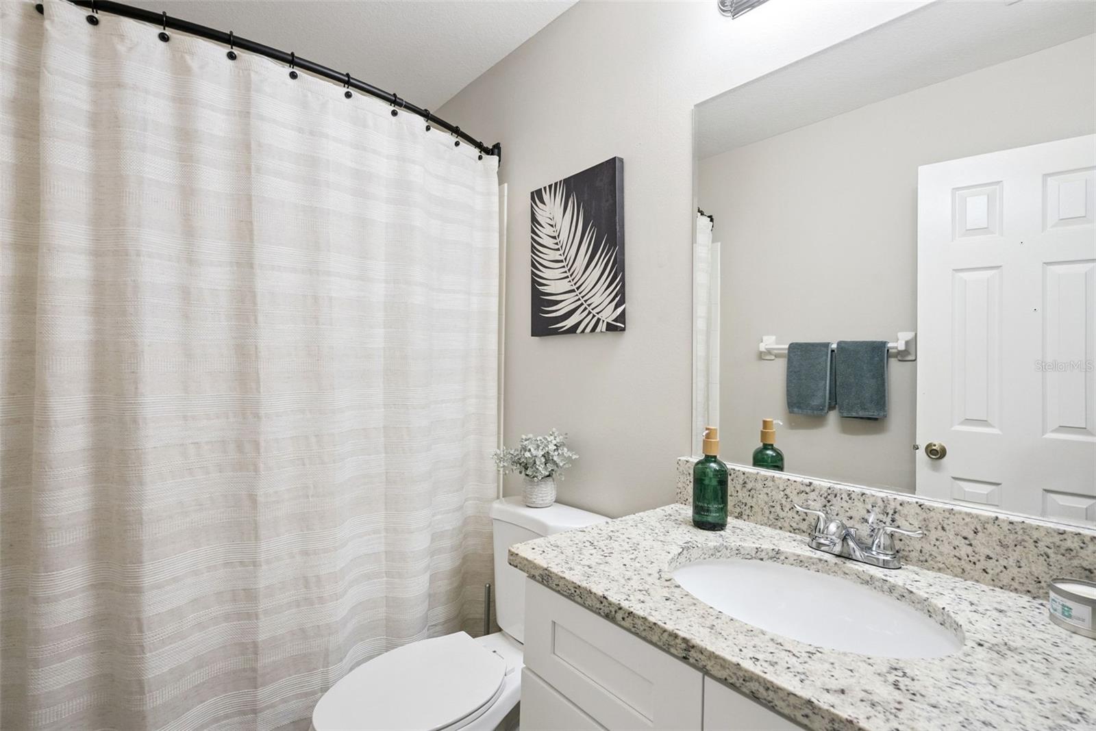 Image 26 of 34 For 307 Oak Leaf Circle