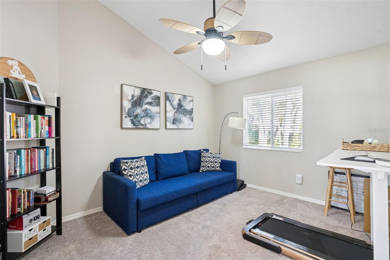 Image 28 of 34 For 307 Oak Leaf Circle