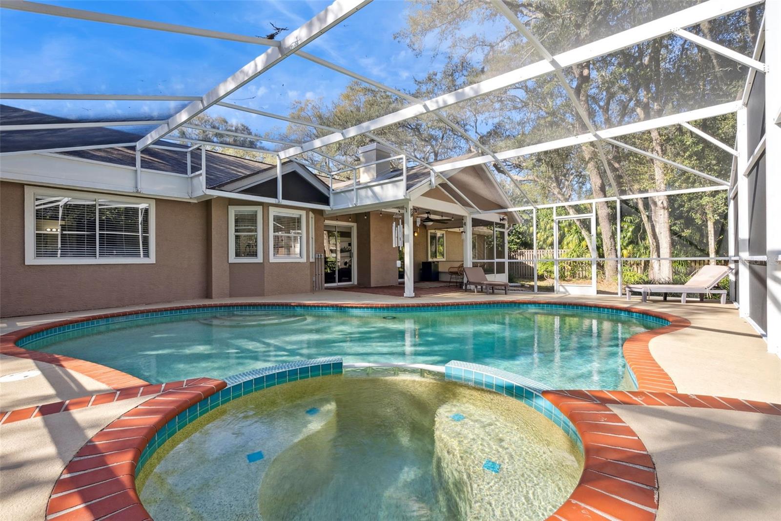 Image 32 of 34 For 307 Oak Leaf Circle