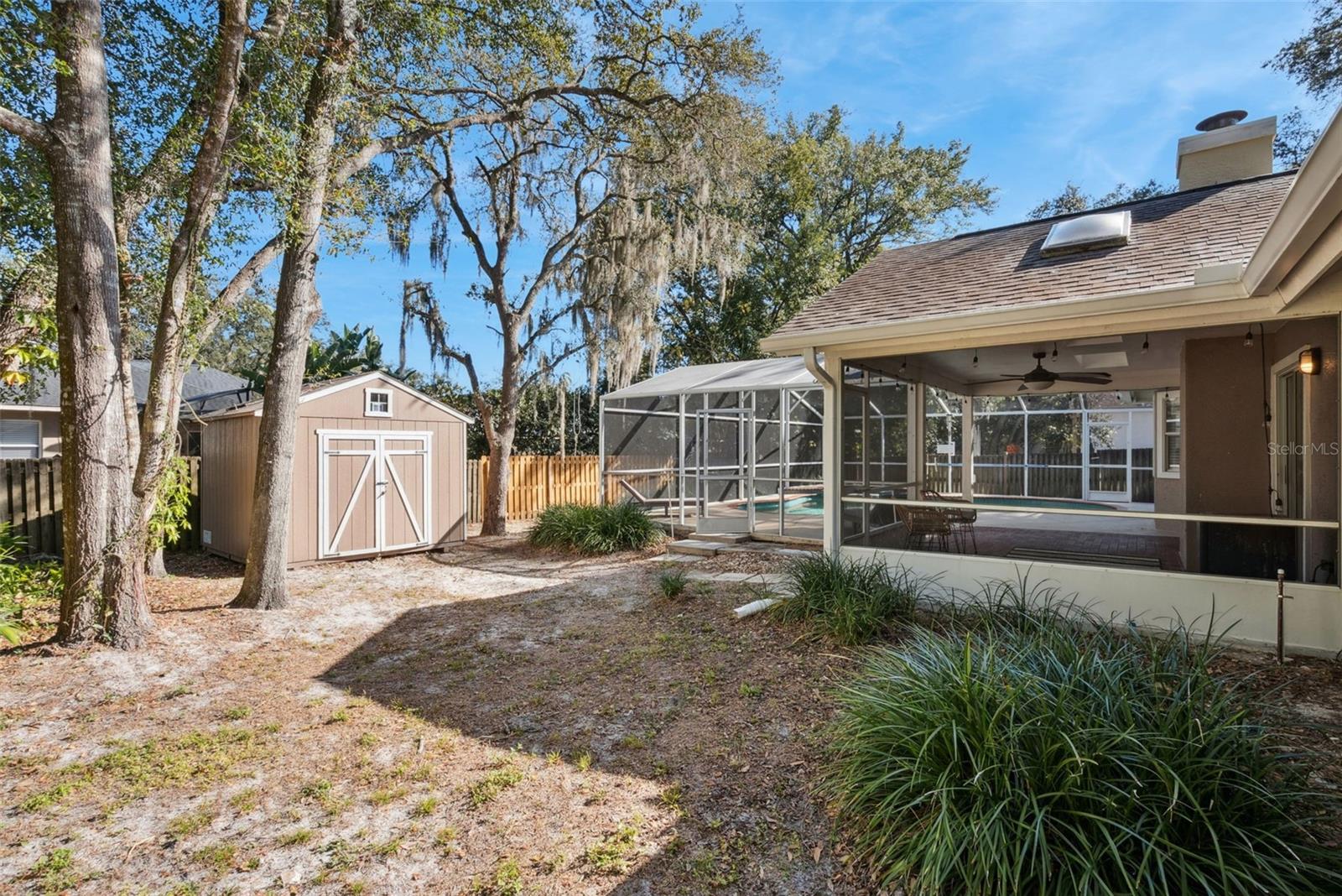 Image 33 of 34 For 307 Oak Leaf Circle