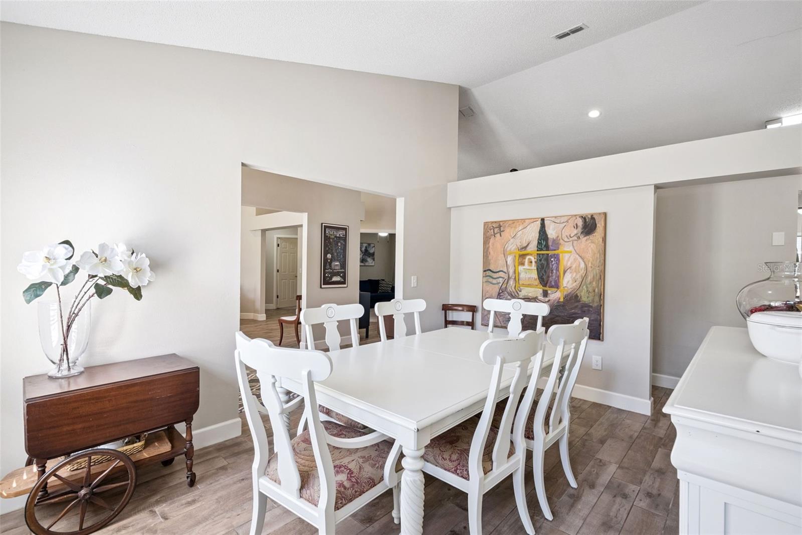 Image 5 of 34 For 307 Oak Leaf Circle