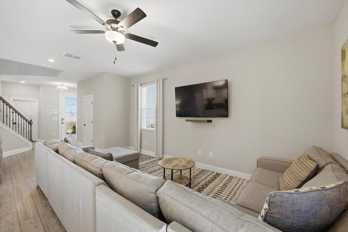 Image 12 of 44 For 7792 Somersworth Drive