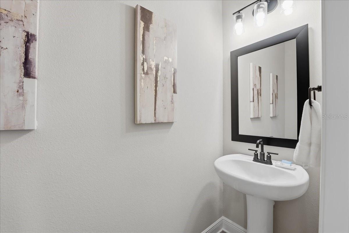 Image 21 of 44 For 7792 Somersworth Drive