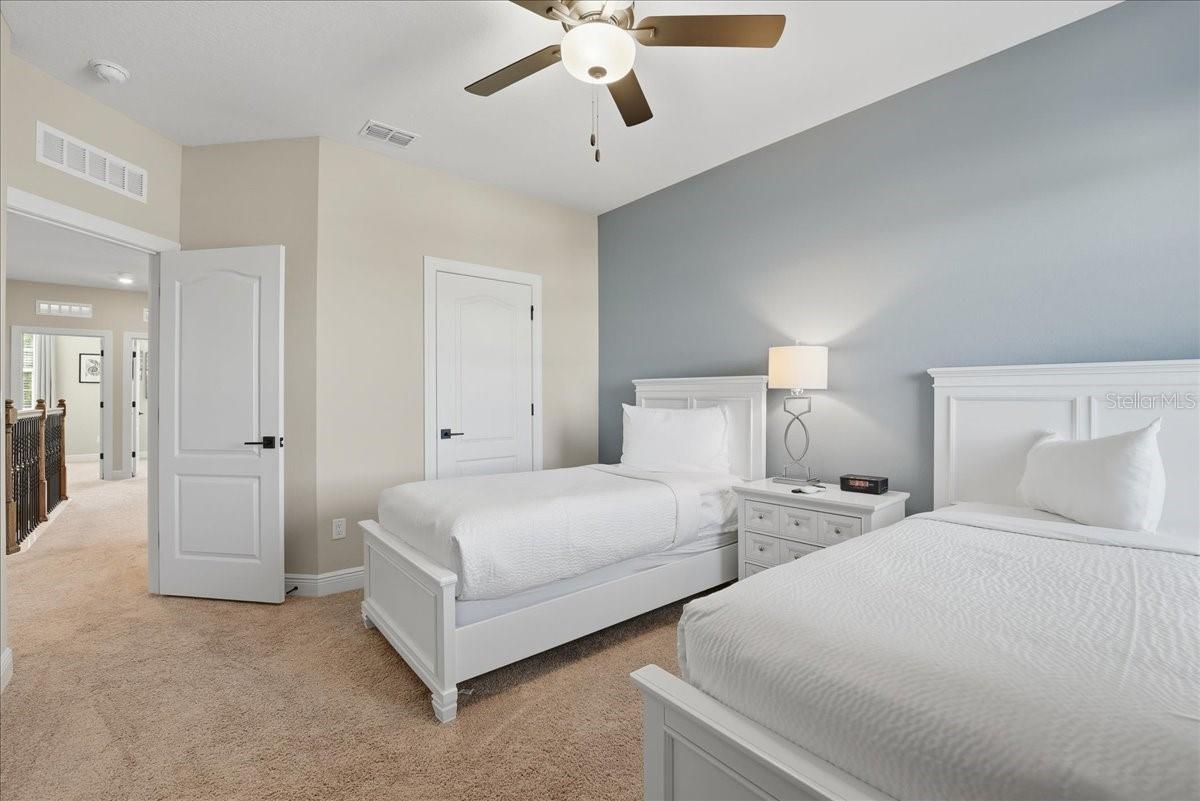 Image 32 of 44 For 7792 Somersworth Drive