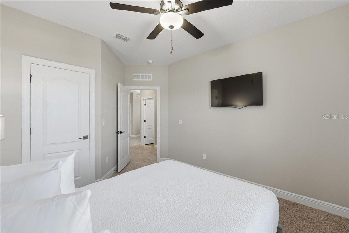 Image 34 of 44 For 7792 Somersworth Drive