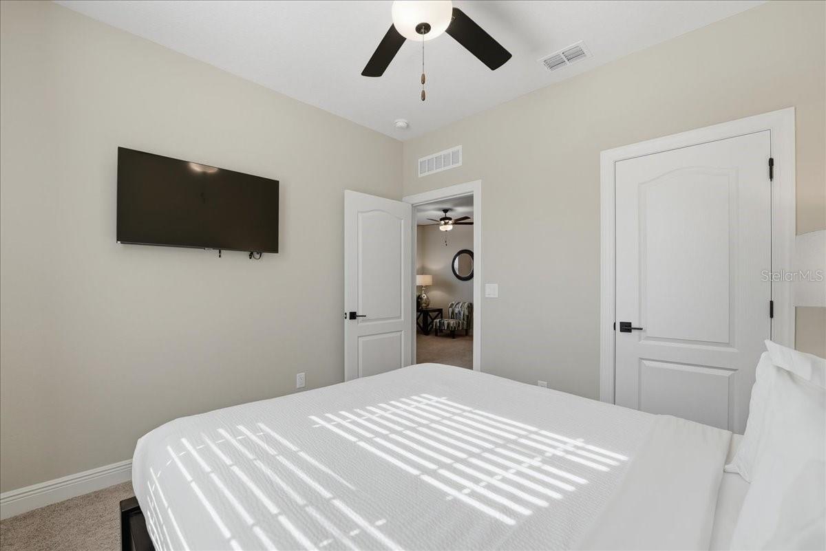 Image 37 of 44 For 7792 Somersworth Drive