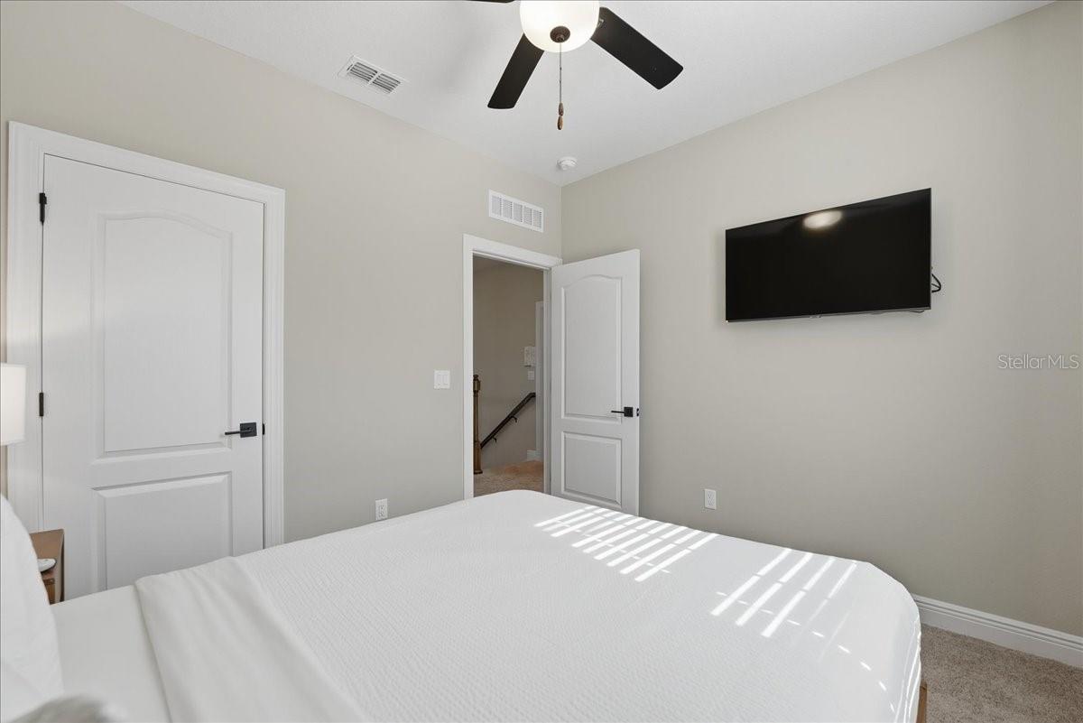 Image 39 of 44 For 7792 Somersworth Drive