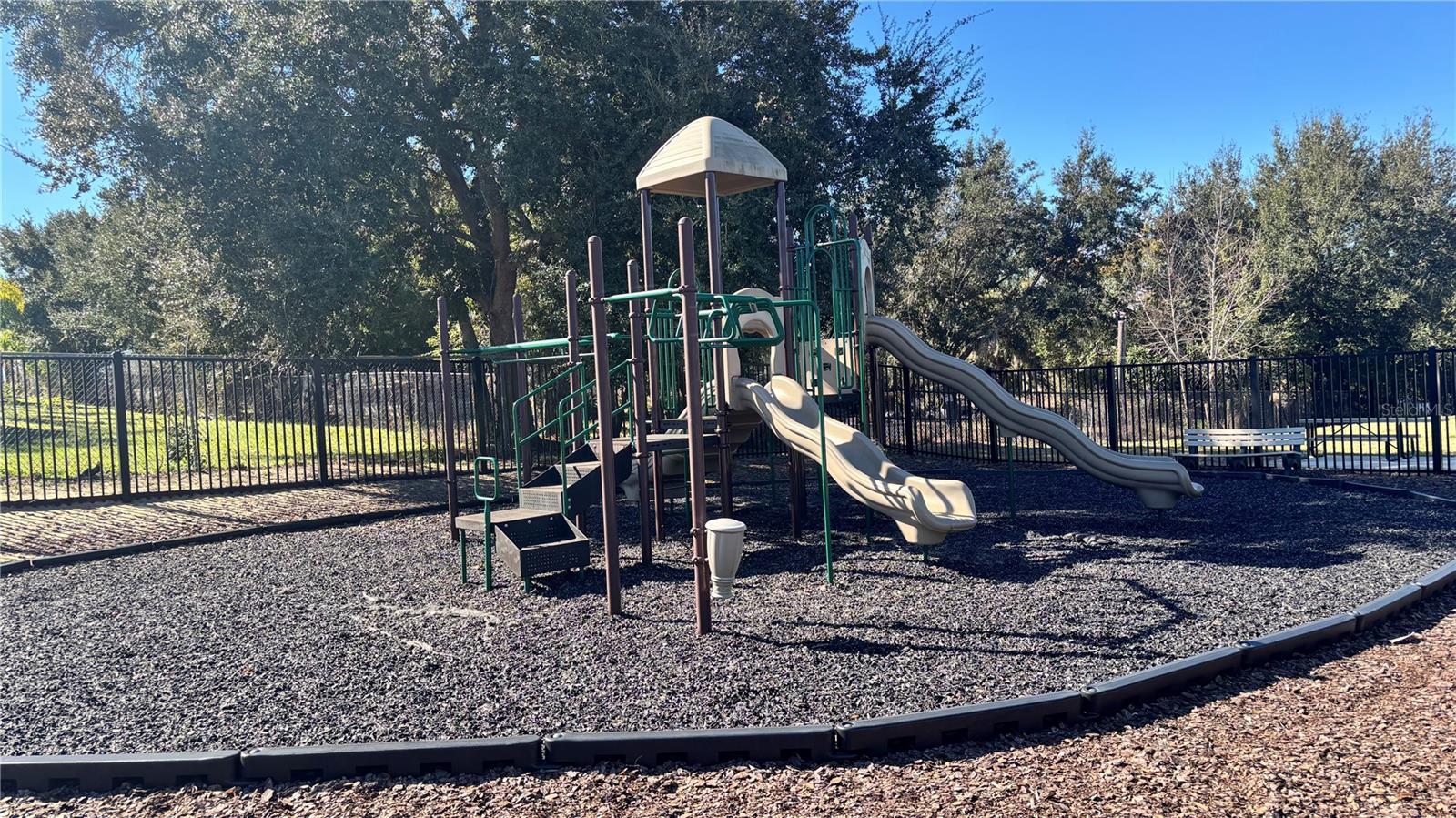 Image 18 of 18 For 912 Grandin Street