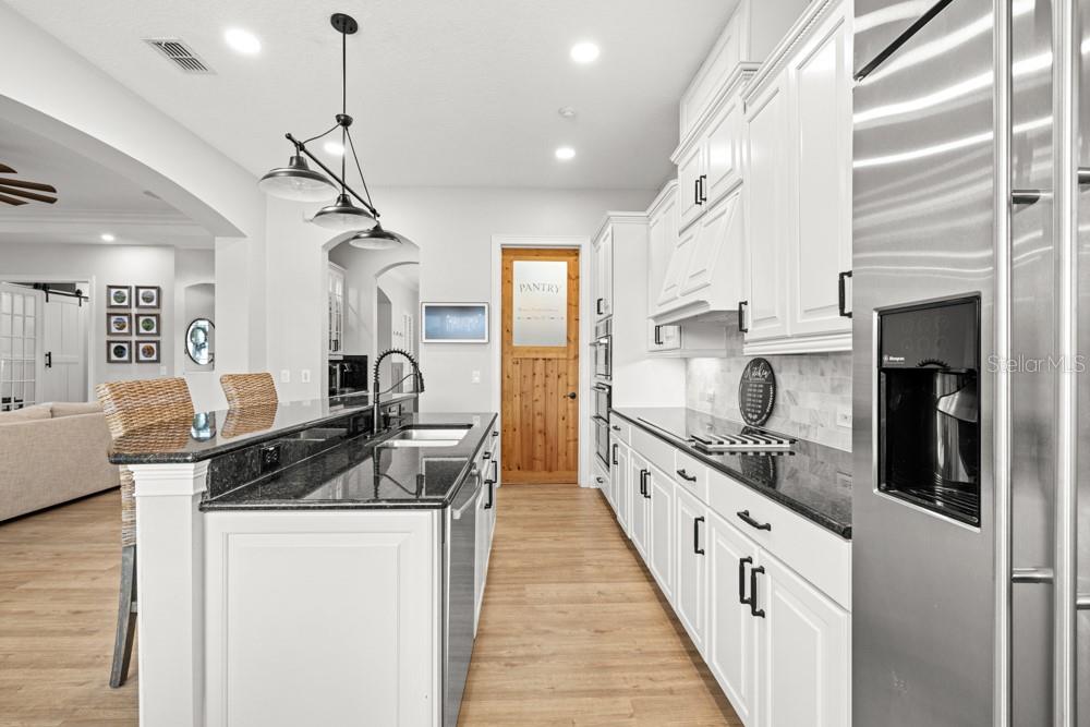 Image 14 of 63 For 527 Blue Water Edge Drive