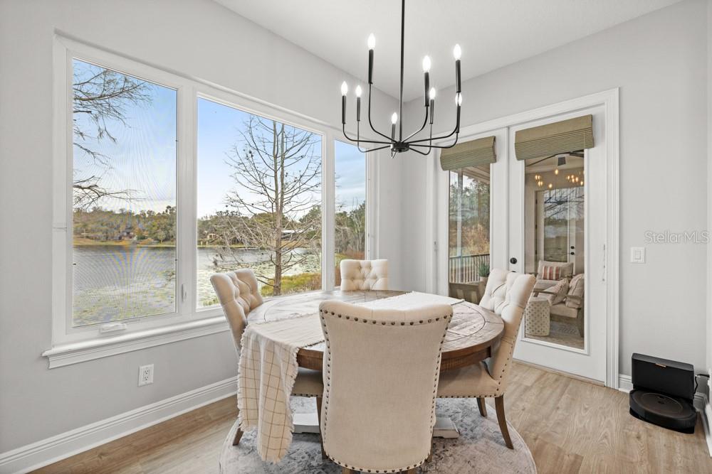 Image 16 of 63 For 527 Blue Water Edge Drive