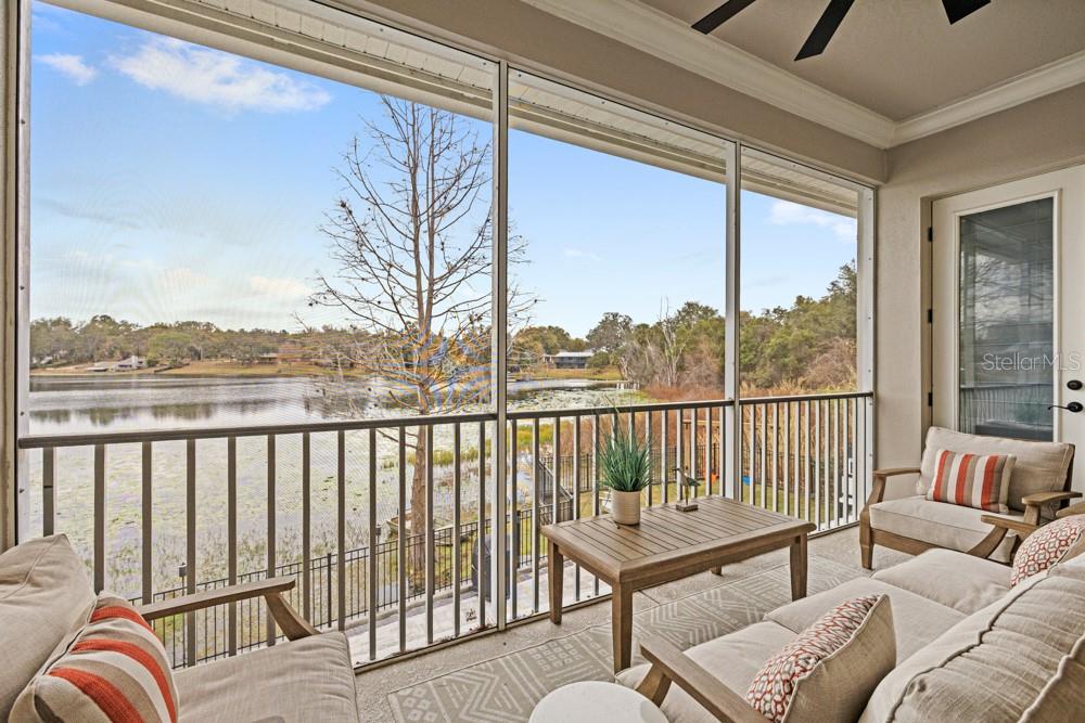 Image 17 of 63 For 527 Blue Water Edge Drive