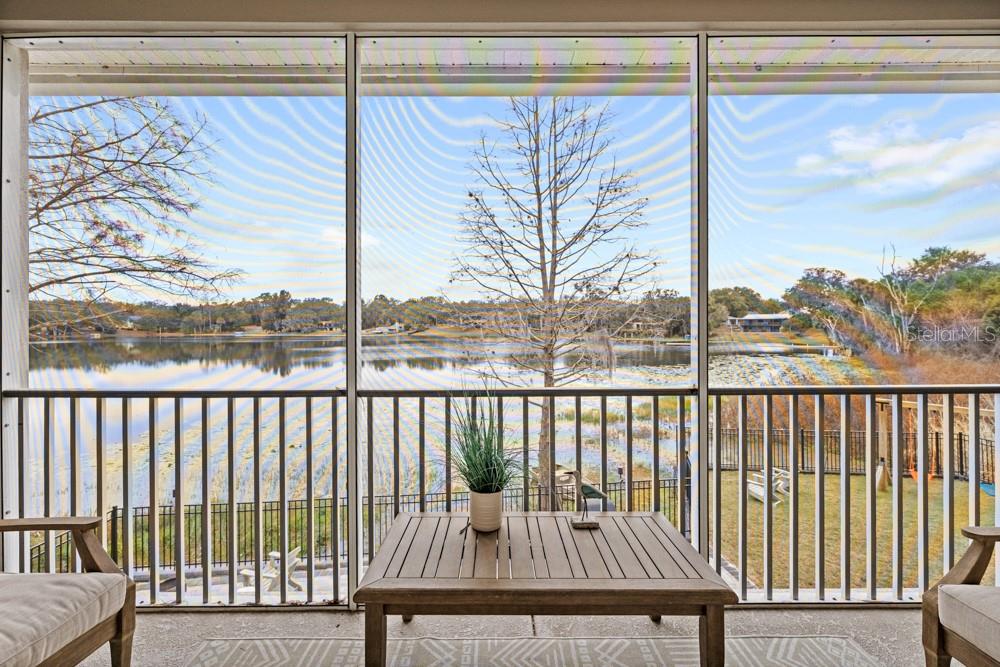 Image 18 of 63 For 527 Blue Water Edge Drive