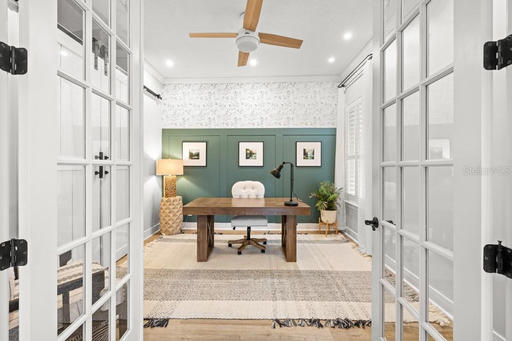 Image 22 of 63 For 527 Blue Water Edge Drive