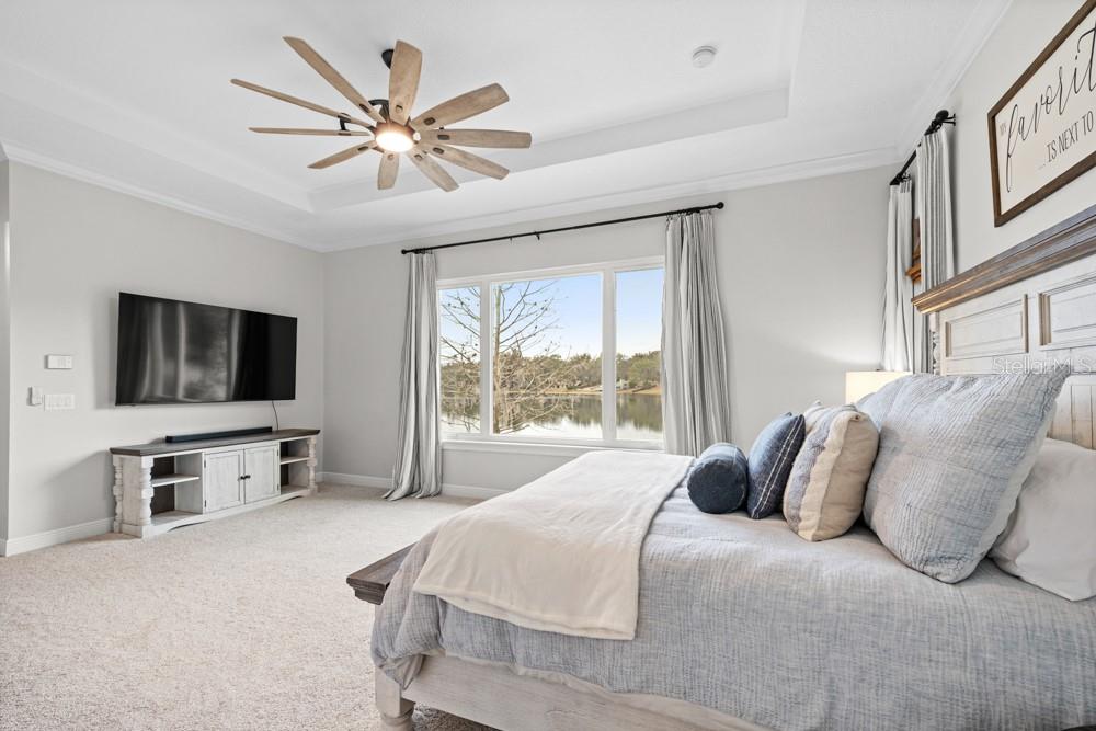 Image 26 of 63 For 527 Blue Water Edge Drive