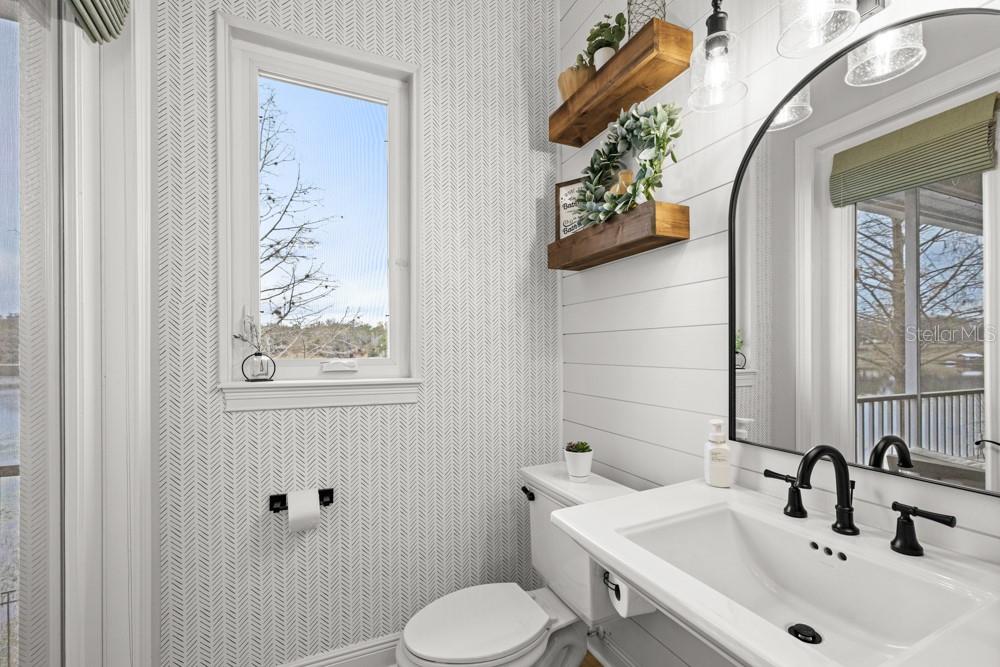 Image 35 of 63 For 527 Blue Water Edge Drive