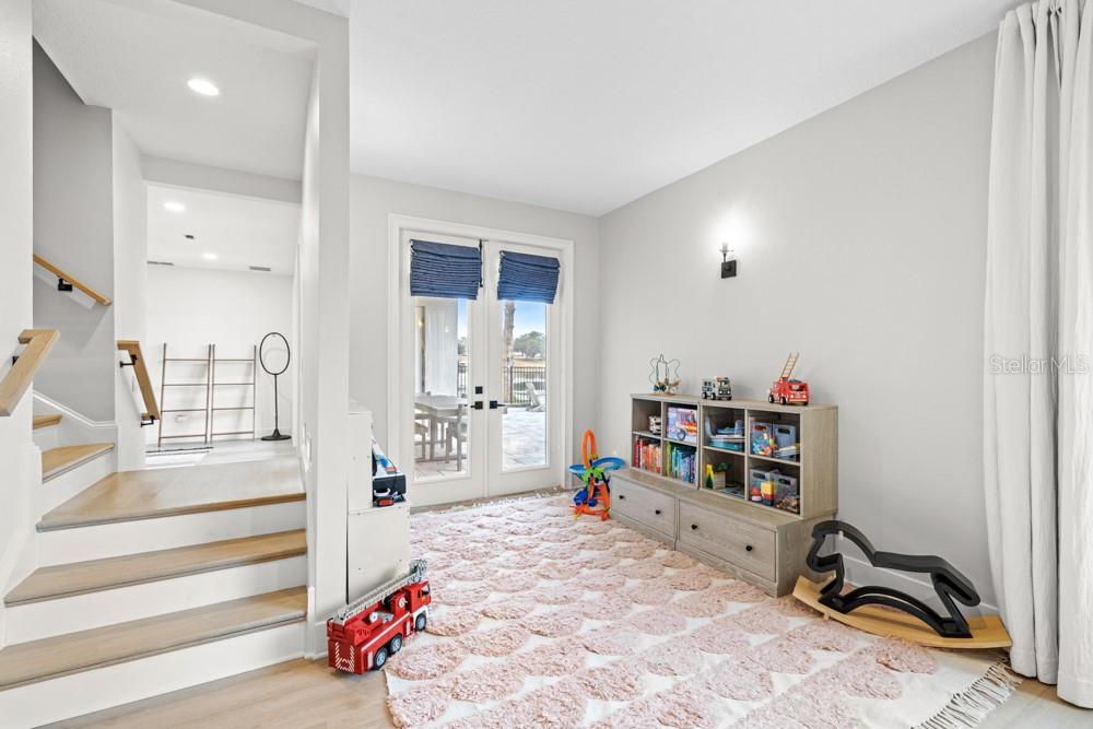 Image 39 of 63 For 527 Blue Water Edge Drive