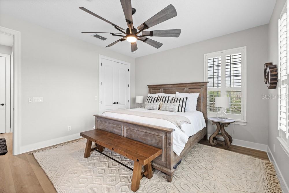 Image 43 of 63 For 527 Blue Water Edge Drive