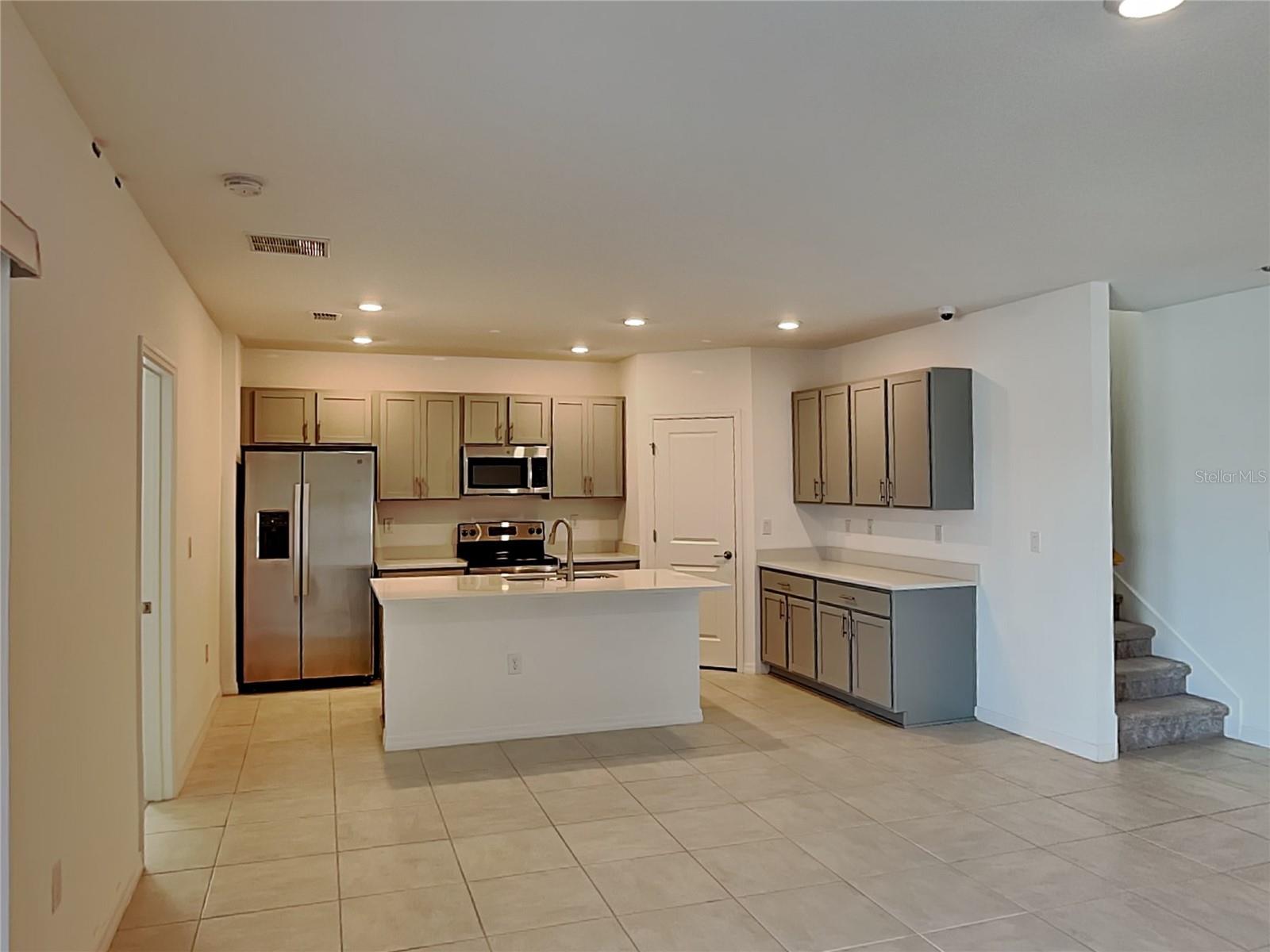 Image 5 of 22 For 76 Citrine Loop