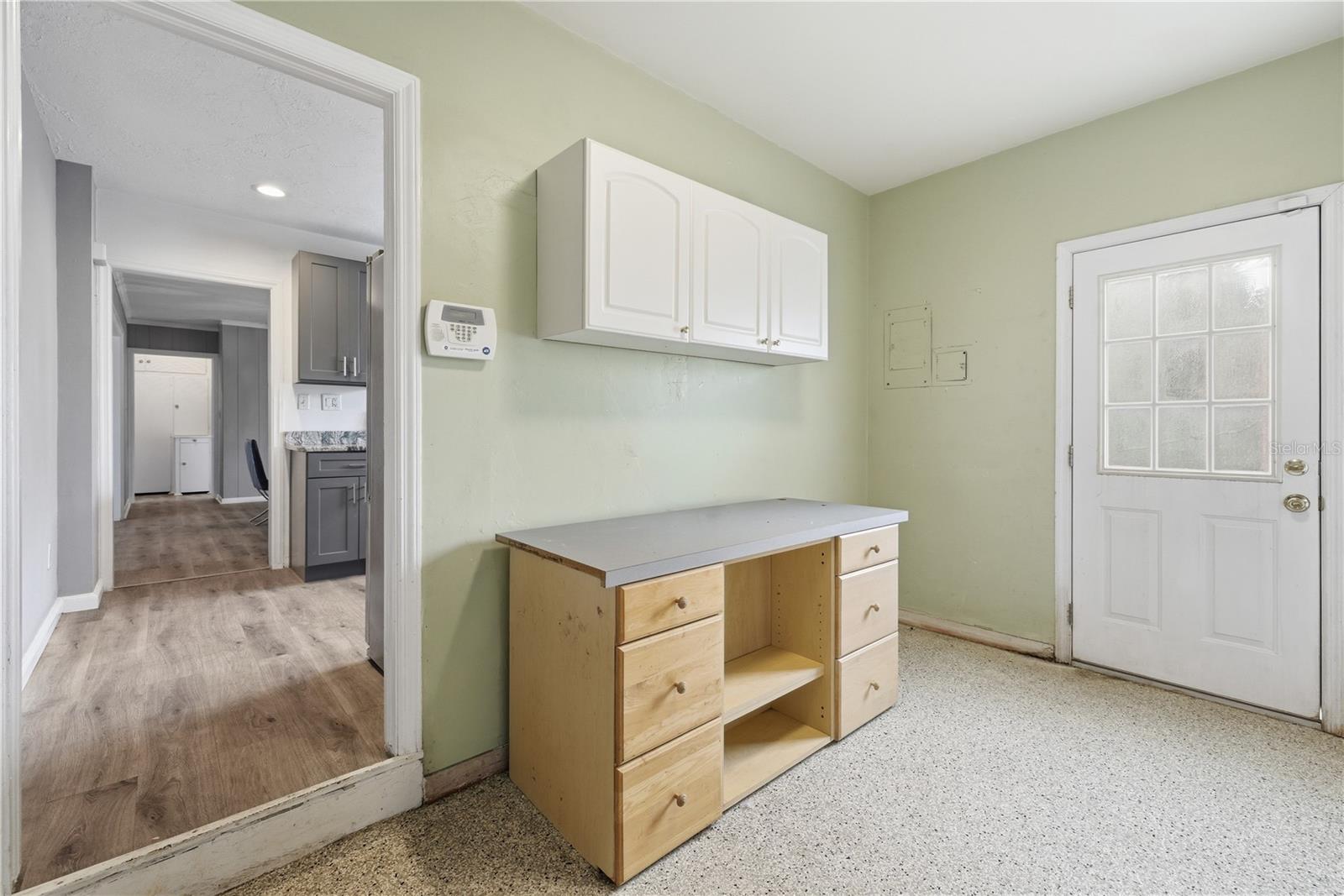 Image 19 of 35 For 1420 Maravilla Avenue