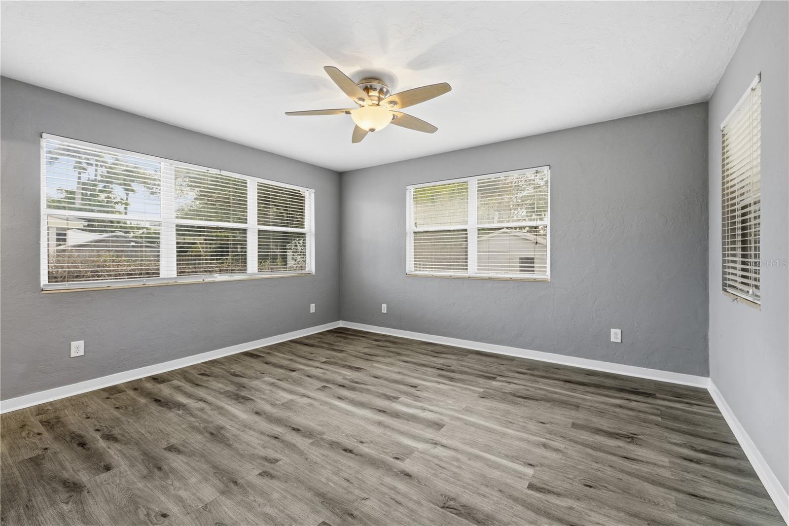 Image 21 of 35 For 1420 Maravilla Avenue