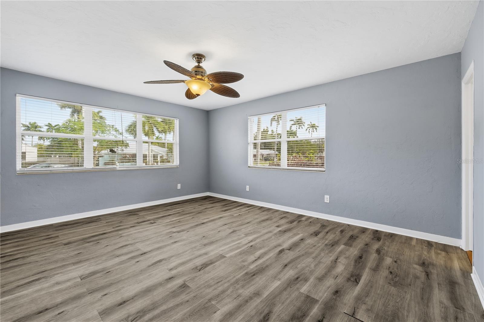 Image 26 of 35 For 1420 Maravilla Avenue