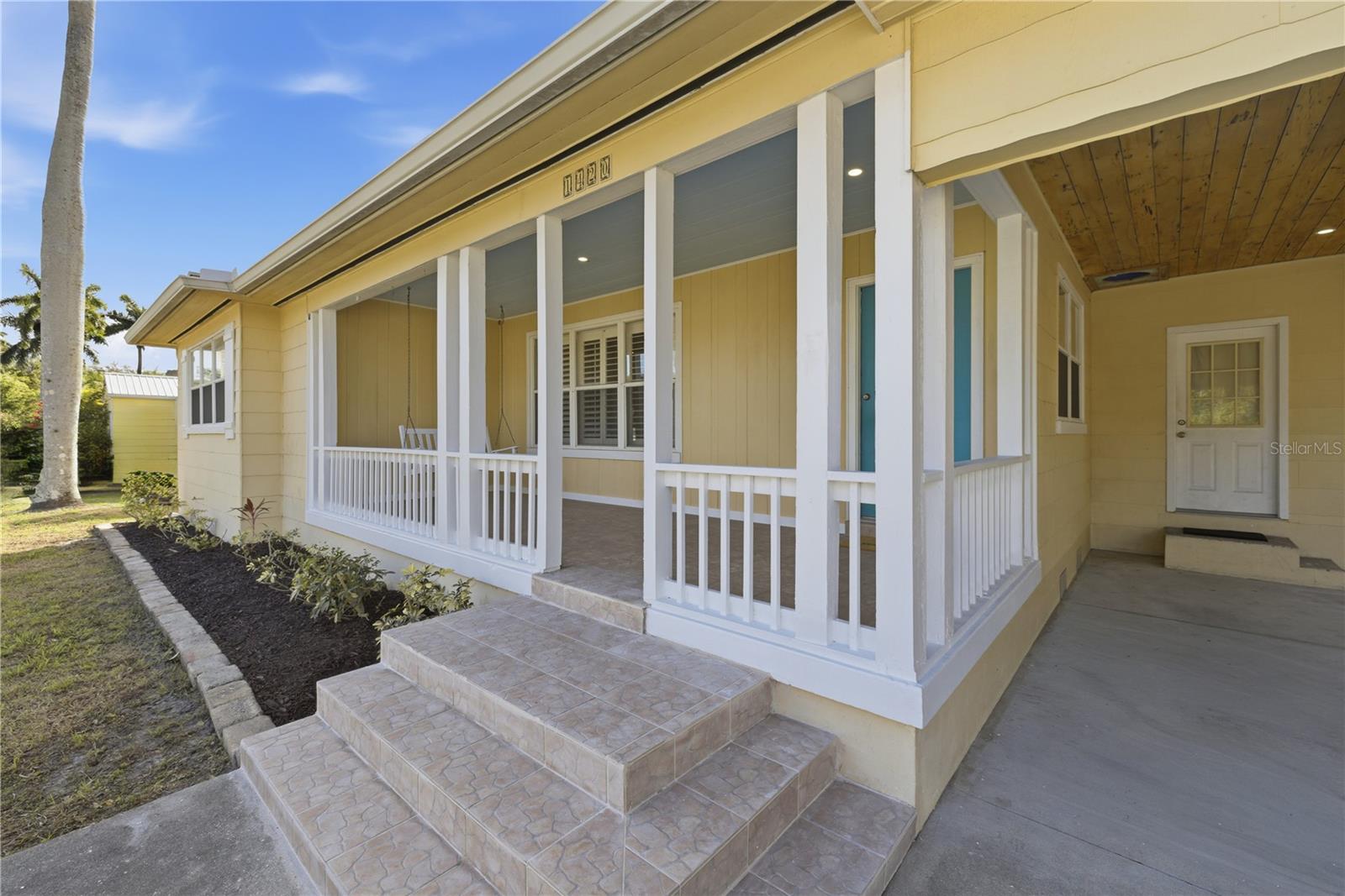 Image 3 of 35 For 1420 Maravilla Avenue