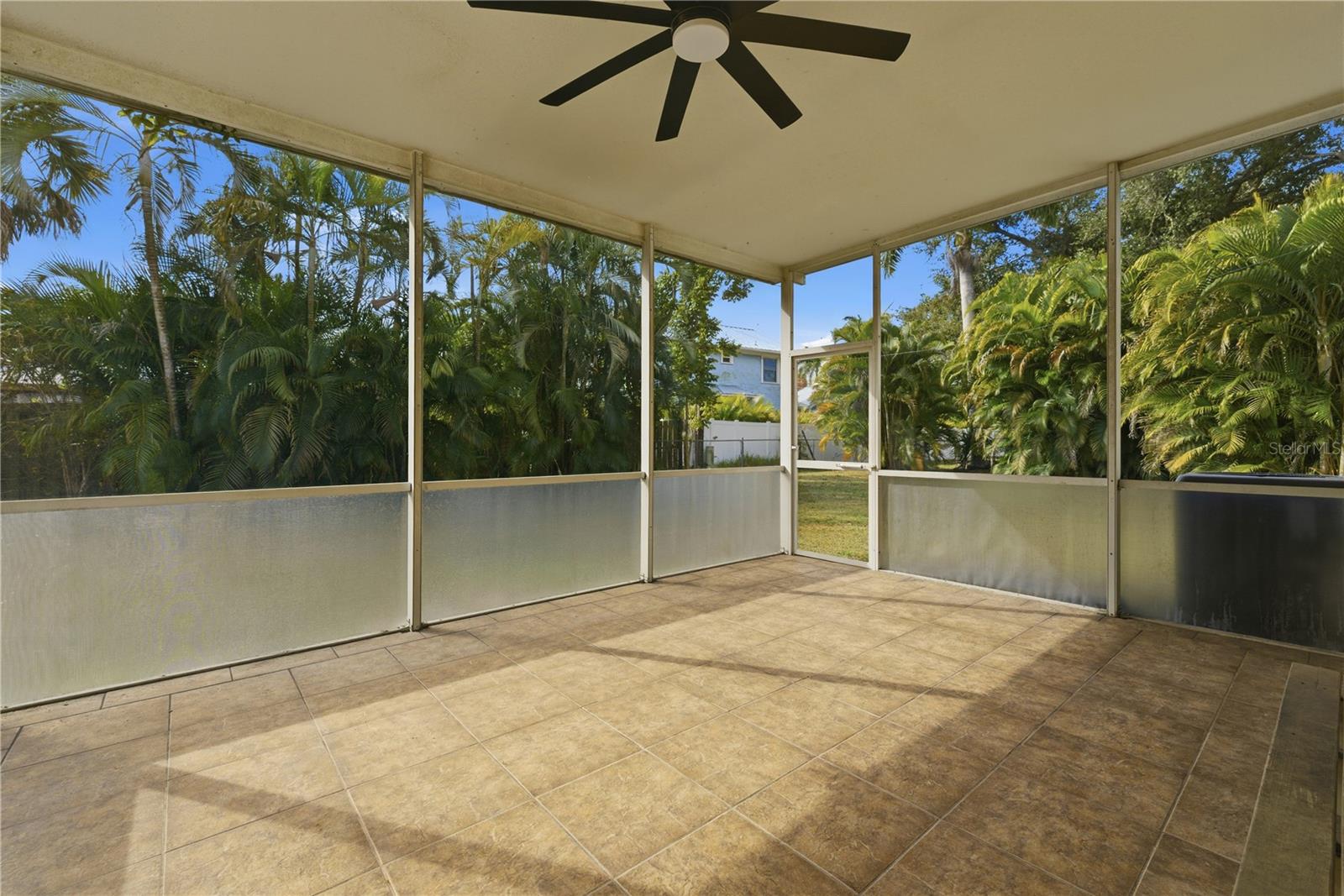 Image 32 of 35 For 1420 Maravilla Avenue