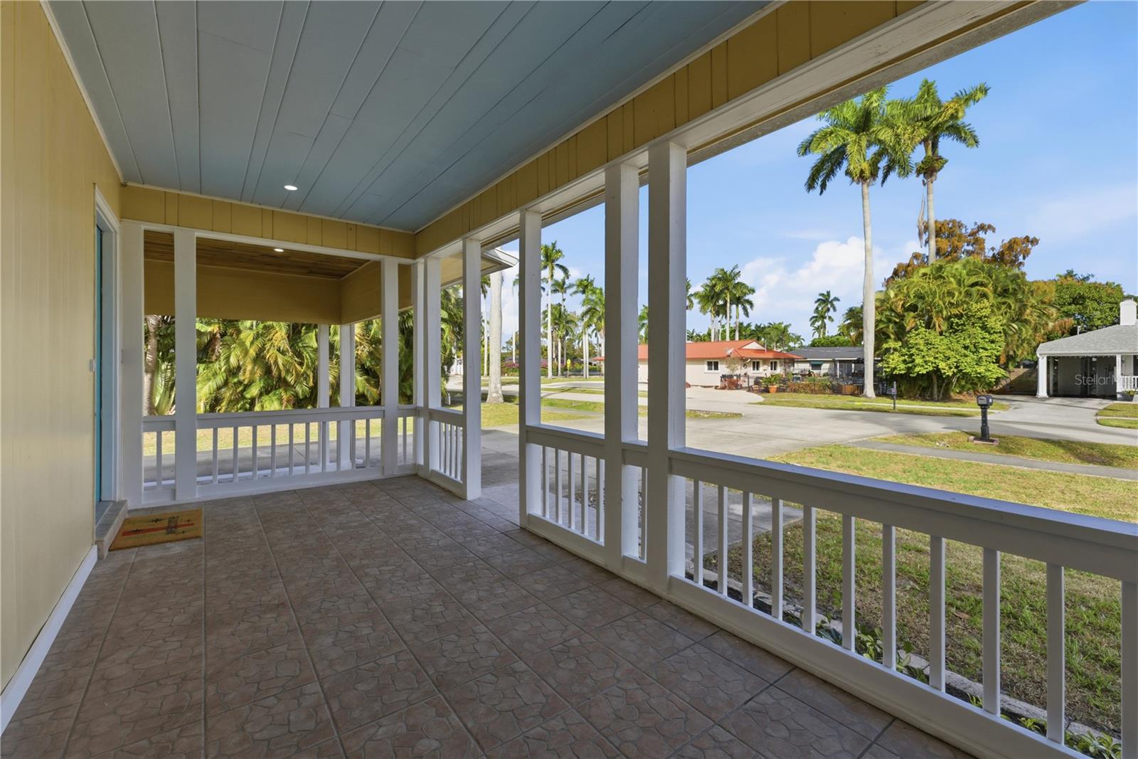 Image 5 of 35 For 1420 Maravilla Avenue