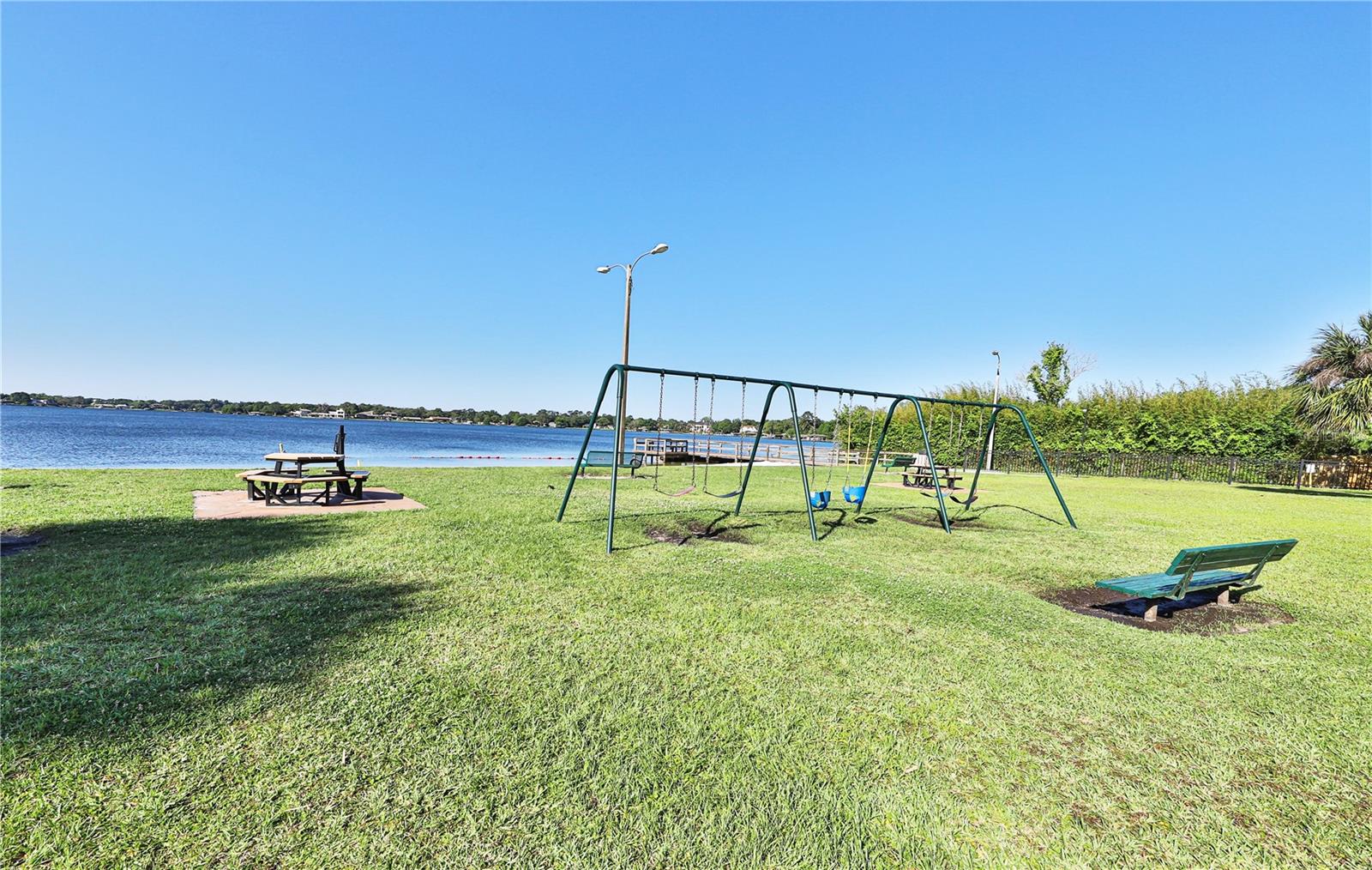 Image 33 of 40 For 1000 Crooked Oak Court