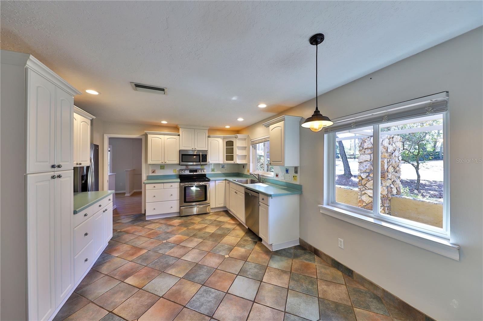 Image 5 of 40 For 1000 Crooked Oak Court