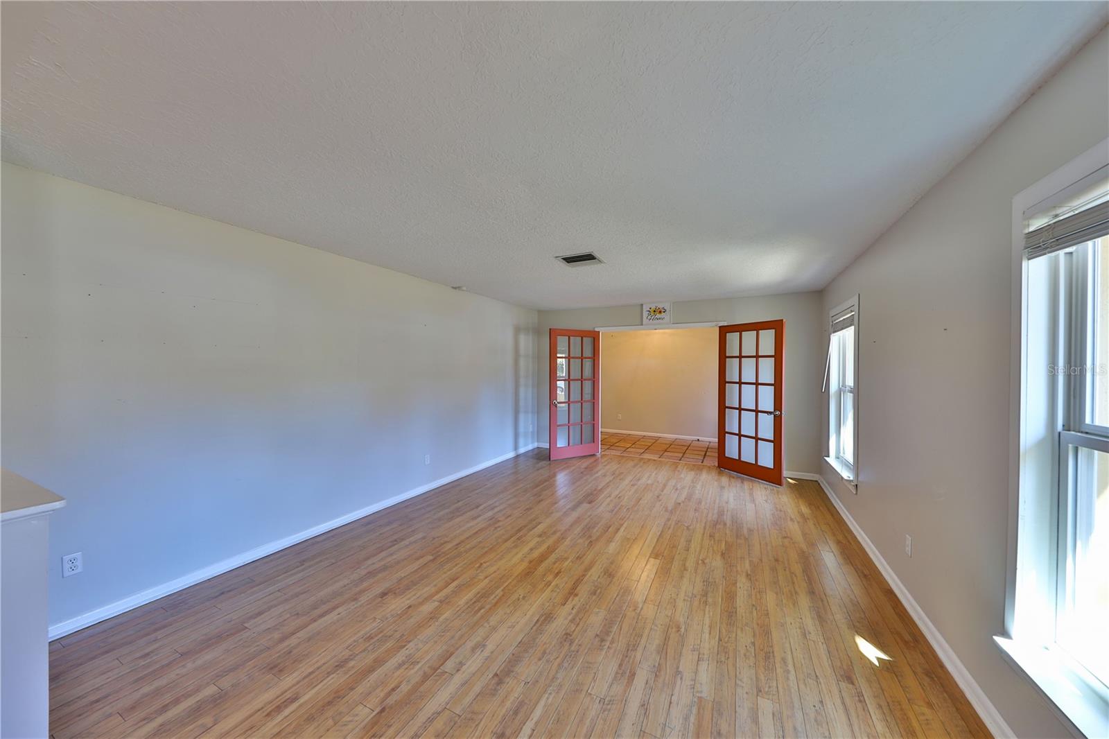 Image 8 of 40 For 1000 Crooked Oak Court