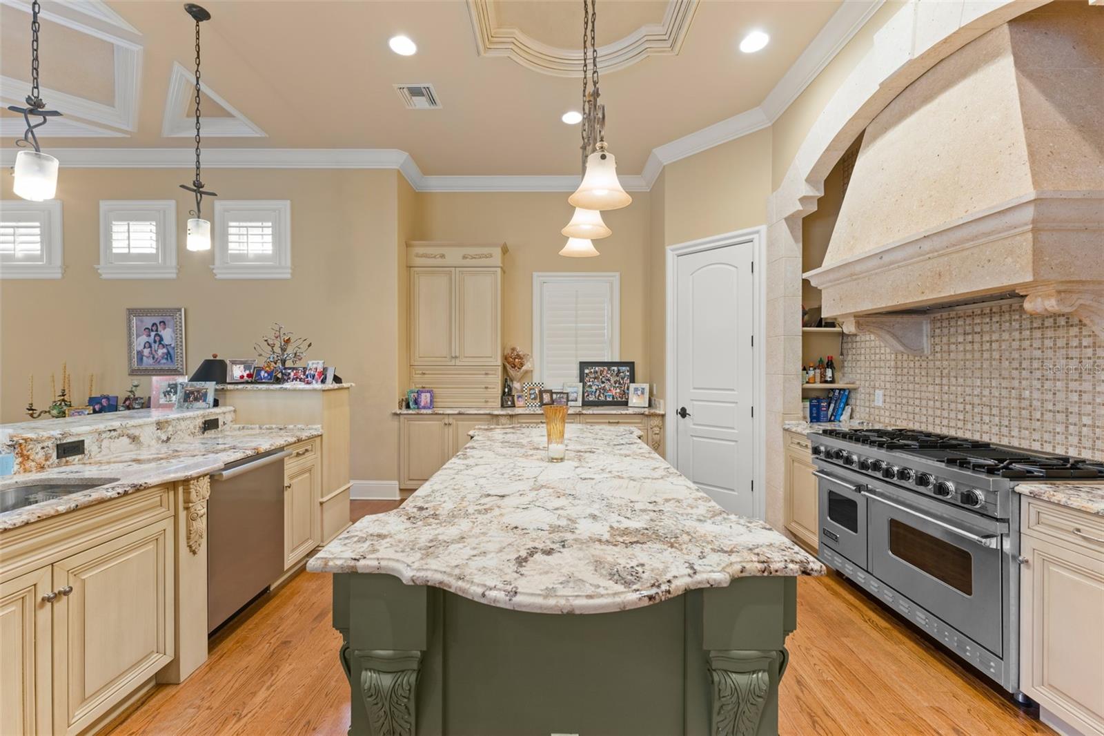 Image 11 of 71 For 6248 Louise Cove Dr