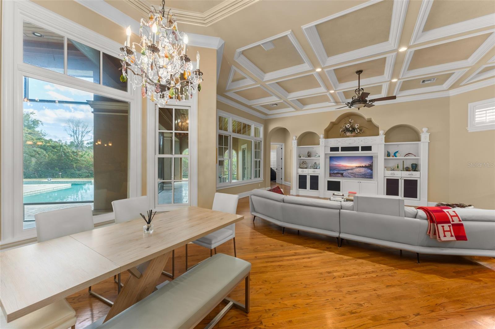 Image 21 of 71 For 6248 Louise Cove Dr