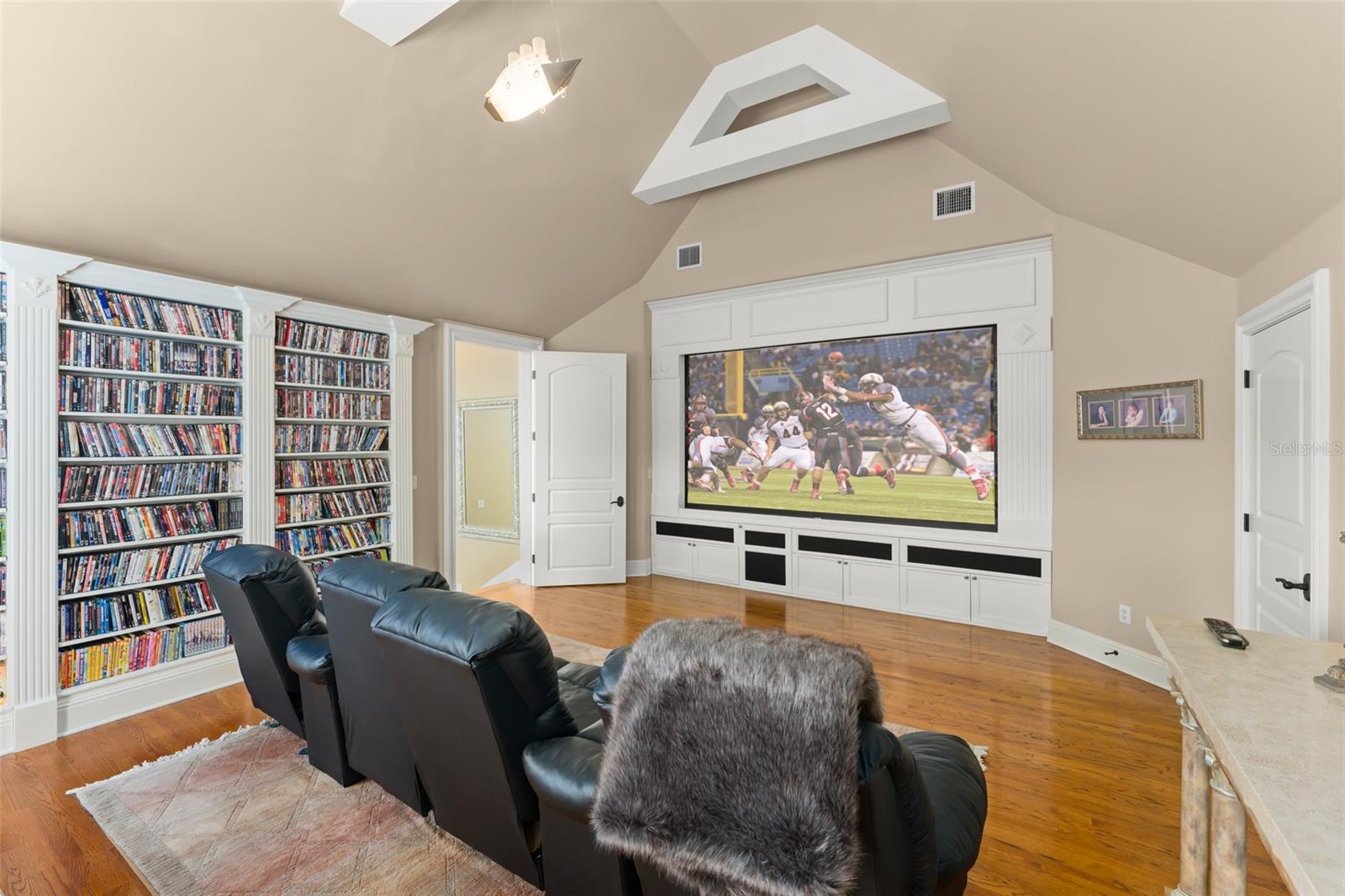 Image 46 of 71 For 6248 Louise Cove Dr