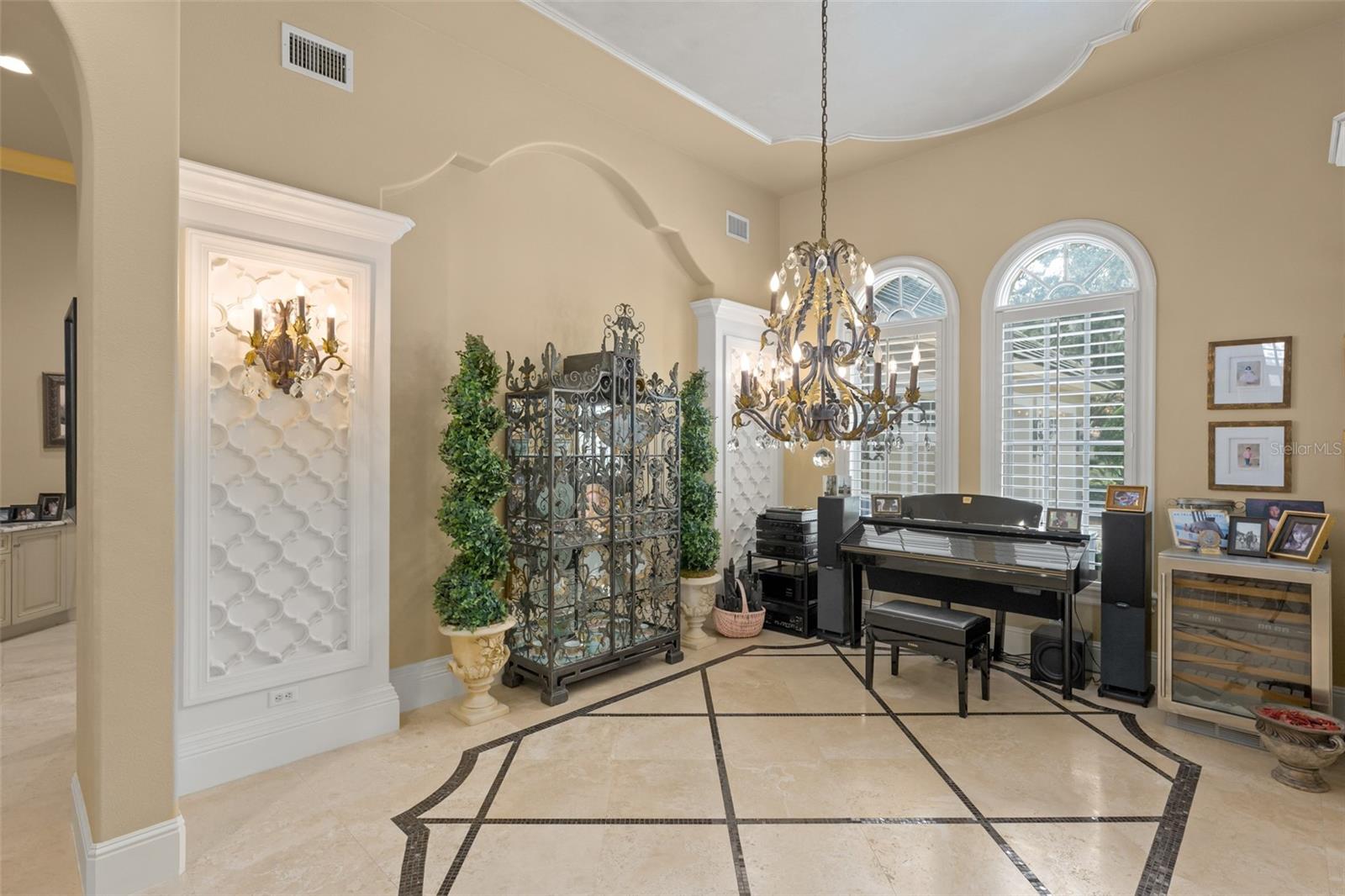 Image 9 of 71 For 6248 Louise Cove Dr