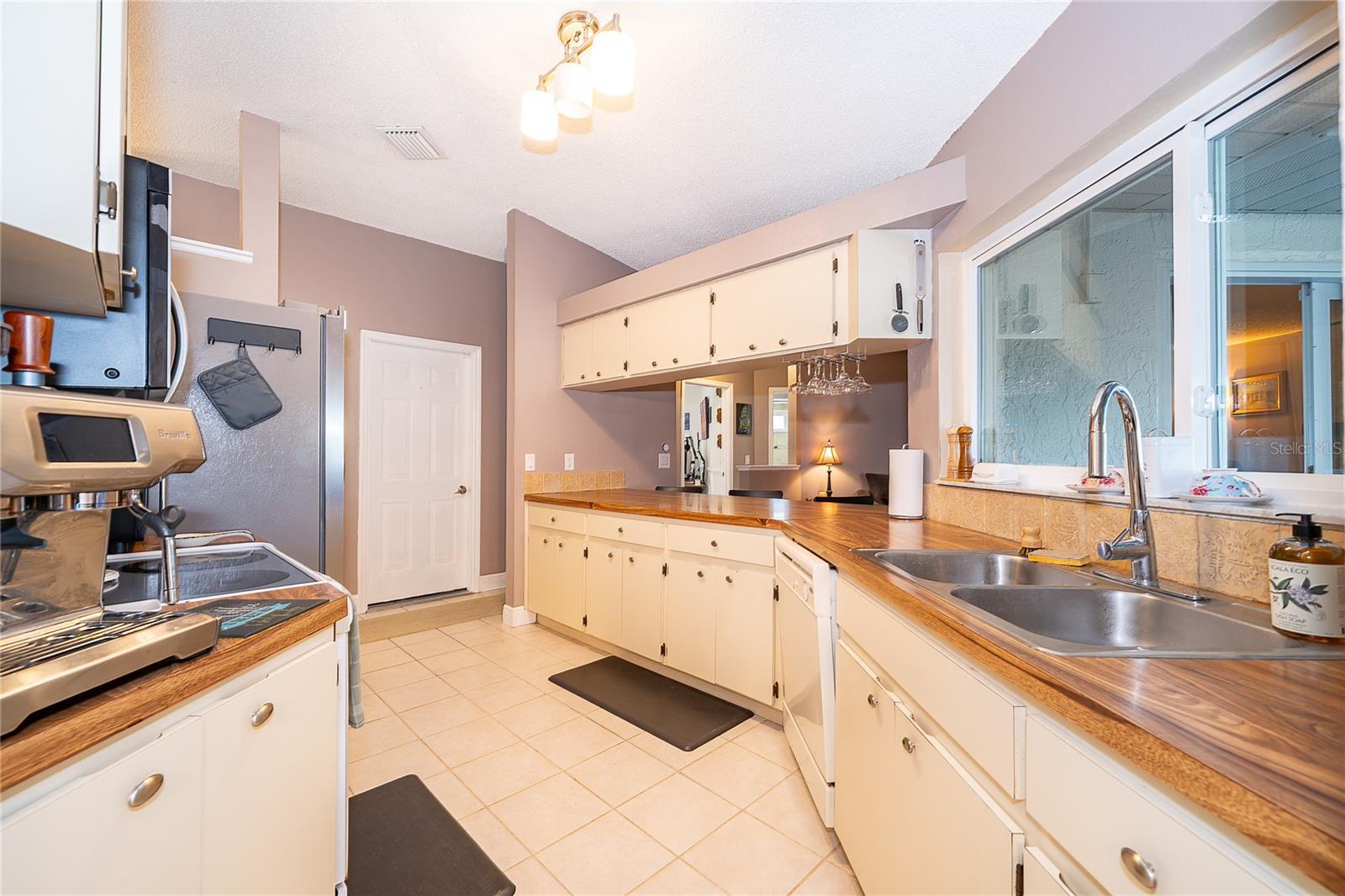 Image 10 of 29 For 4008 Barnsley Drive