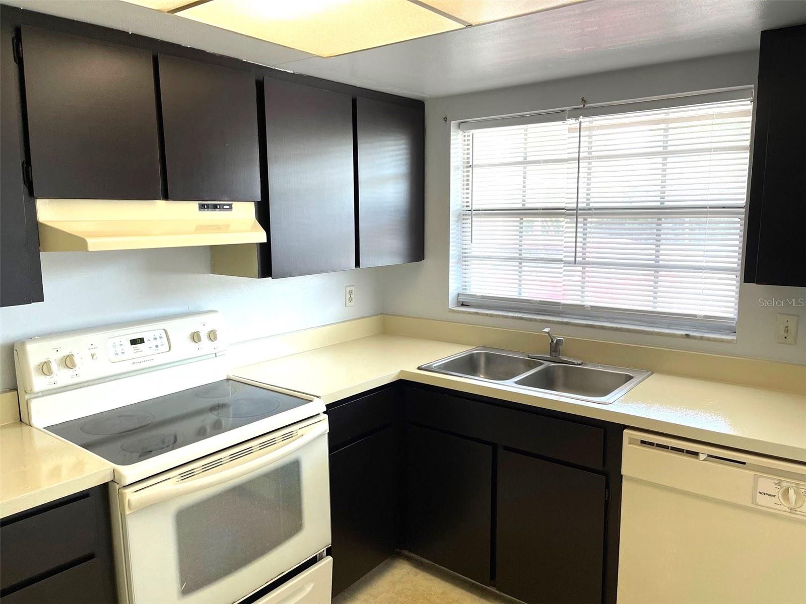 Image 5 of 14 For 7368 Balboa Drive 7368