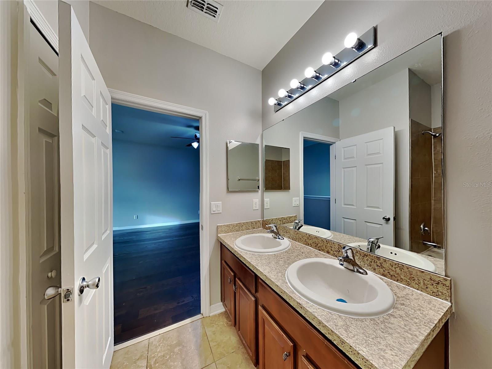 Image 17 of 21 For 9068 Shepton Street