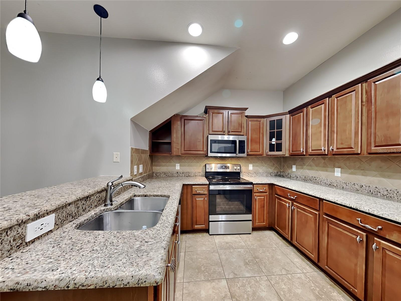 Image 3 of 21 For 9068 Shepton Street