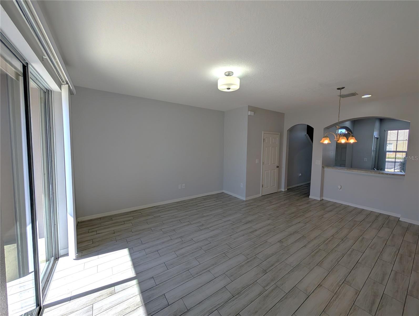 Image 5 of 15 For 8955 Walnut Gable Court