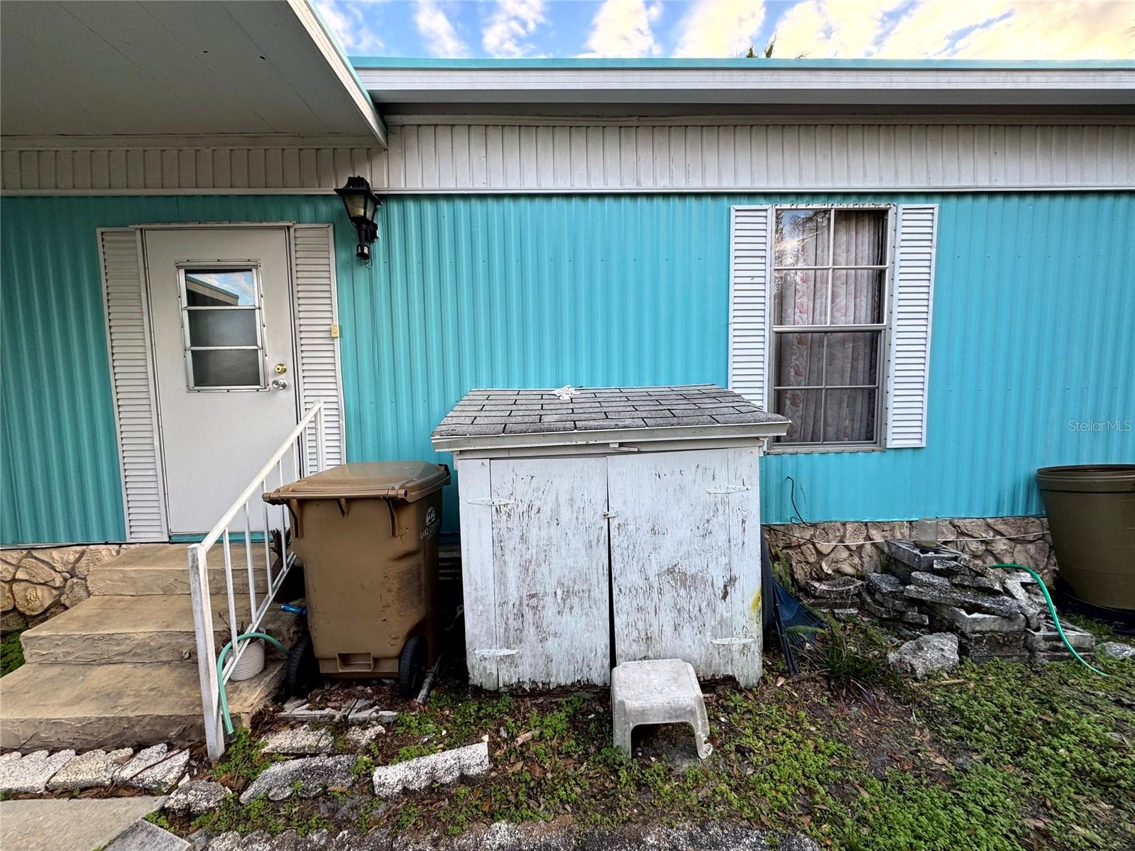 Image 16 of 42 For 2577 Brookside Circle